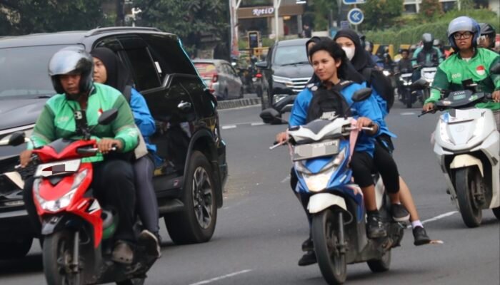 Bonceng Tiga: Risiko Kecelakaan Mengintai, Pelanggar Bisa Dipenjara