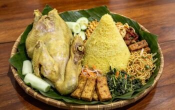 Tumpeng: Kerucut Nasi yang Menyimpan Bahasa Simbolik dalam Budaya Jawa
