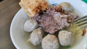 Bakso Rusuk di Warung Solo Mbah Tjemoek Citra Raya, Joss!
