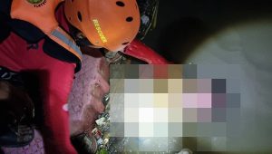 Tim SAR Gabungan Evakuasi Jasad Balita di Jembatan Pasar Baru
