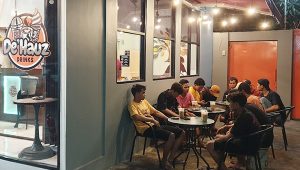Tempat Nongkrong yang Apa Aja Ada? De’Hauz Drink Dong!