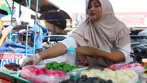 Cenil dan Kuliner Legendaris Pasar Kaget City Market Citra Raya