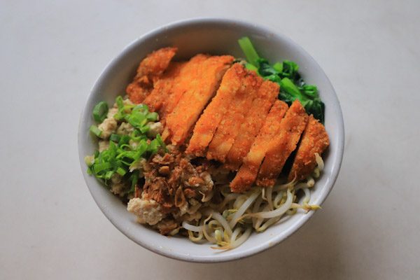 Mie Ayam Topping Chicken Katsu di Tangerang, Kamu Wajib Coba!