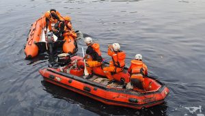 Diduga Depresi Seorang Pria Menceburkan Diri ke Kali Cengkareng Drain