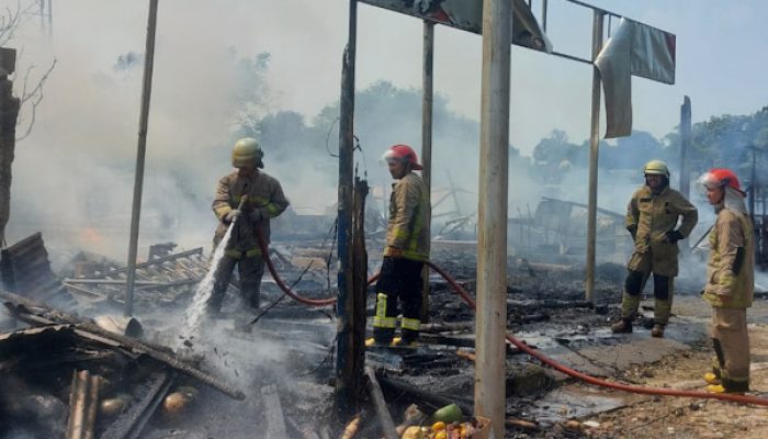 RM Saung Babeh Tigaraksa Terbakar, 4 Lapak Buah Ikut Ludes
