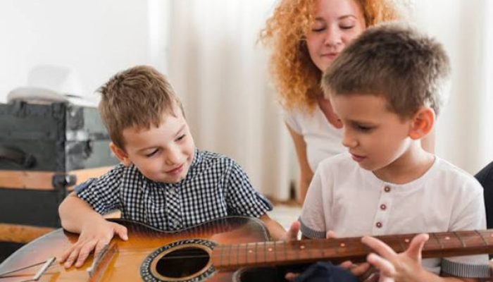 Pentingnya Mengenalkan Musik pada Anak Sejak Dini