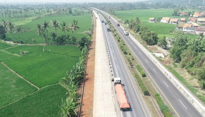 Astra Infra Lakukan Penambahan Lajur Kegita di Ruas Tol Tamer