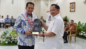 Pemkab Tangerang Dapat Penghargaan Paritrana Award