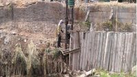 Jadi Biang Kerok Banjir, Aktivis Lingkungan Minta Turab Ilegal di Sungai Cirarab Dibongkar