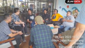 Belasan Warga Geruduk Dealer Showroom Toyota Astrindo Bitung