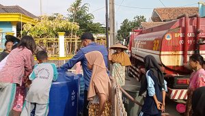 Warga Butuh Bantuan Air Bersih? Call ke 112!